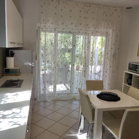 度假居 Katarina By Interhome 洛瓦尼斯卡